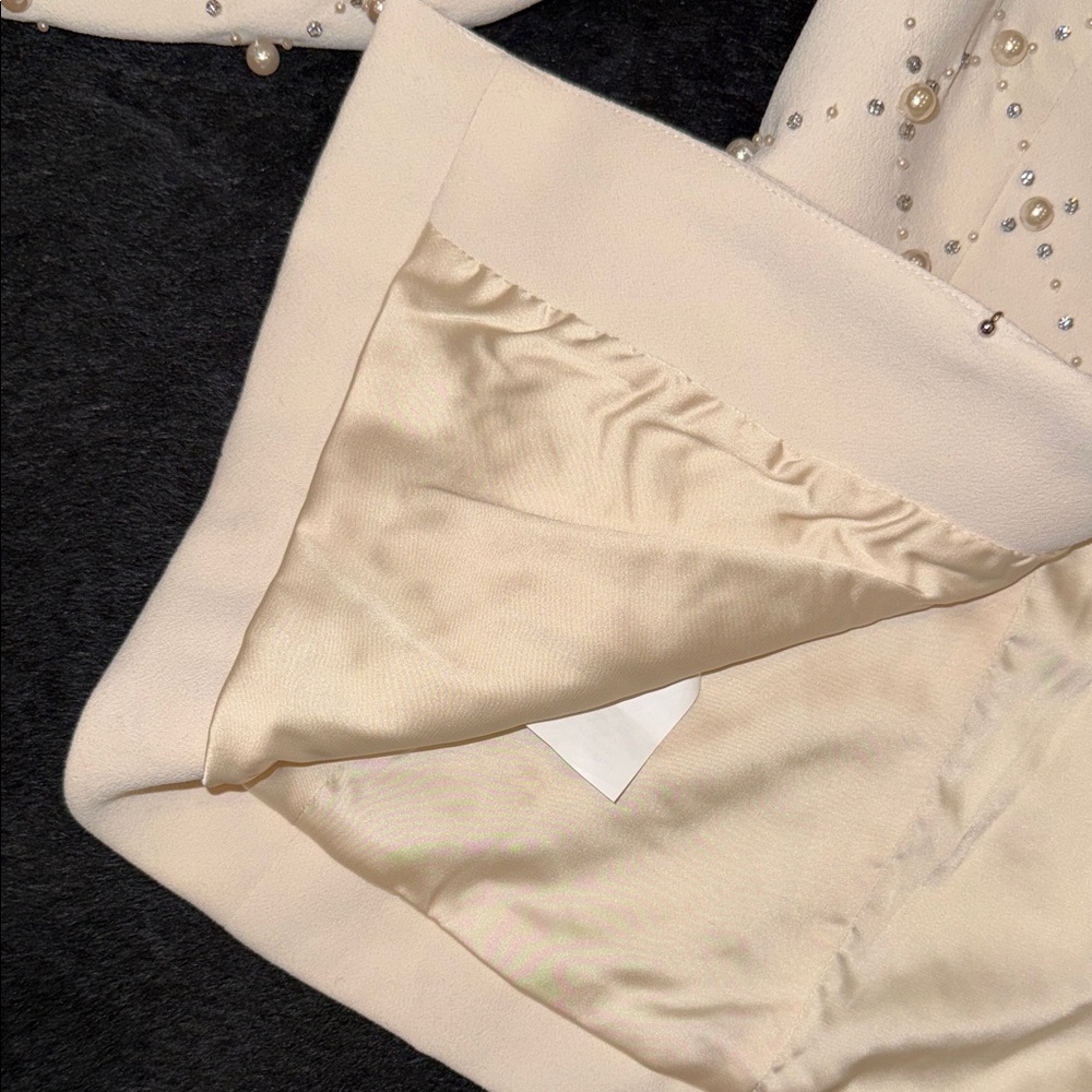 House of CB Ivory Blazer with Pearls and crystals. - Picture 10 of 14